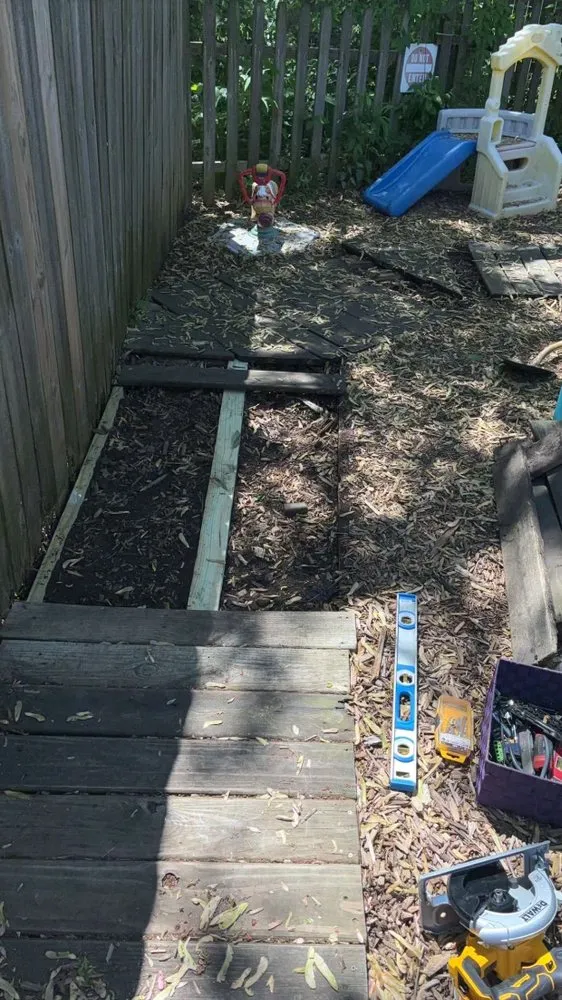 Expert garden landscaping near you in Cedar Rapids, IA by Screw Loose