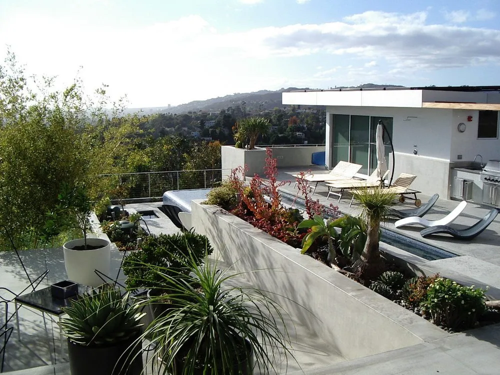 Local outdoor landscaping experts serving Simi Valley, CA - Sculptured Gardens Alive