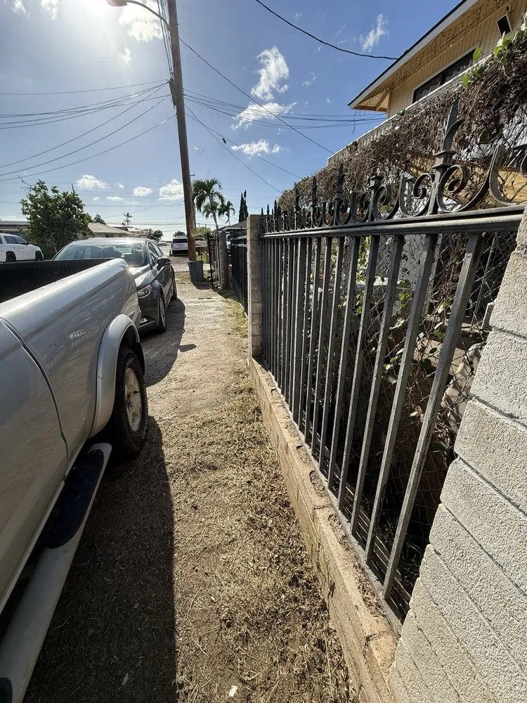 Custom lawn mowing service in Mililani, HI by Scutwork