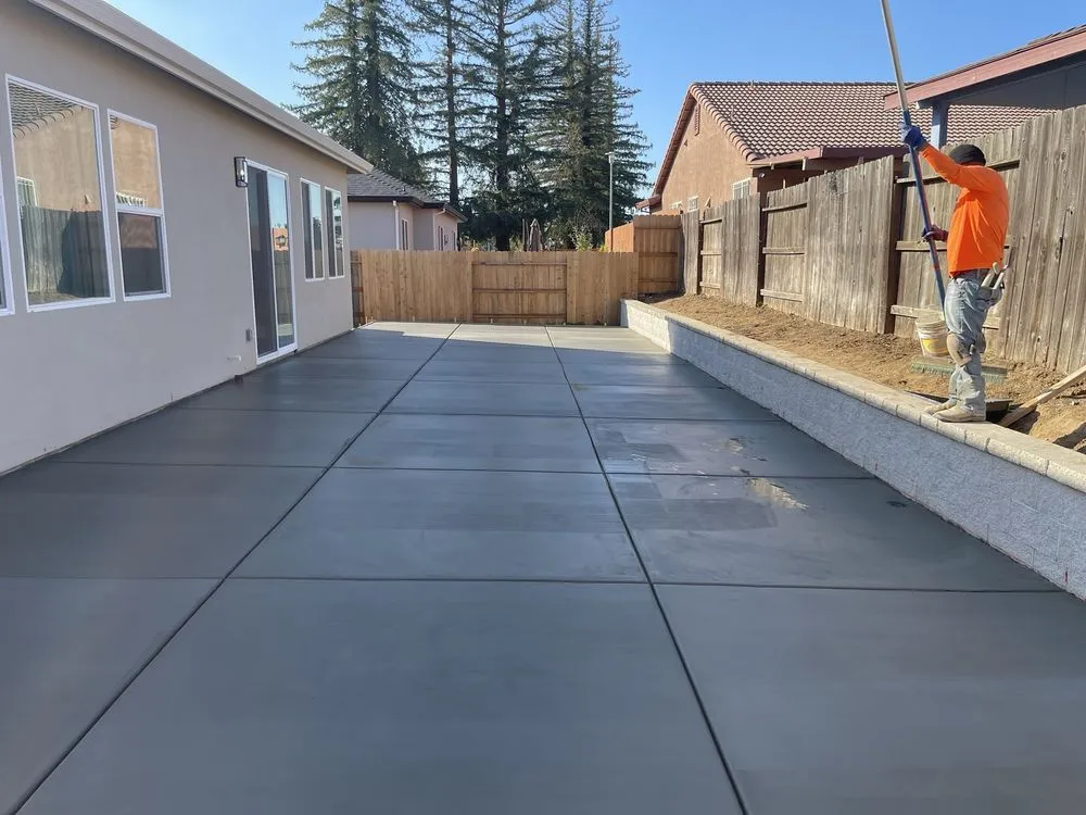 Local yard maintenance for residential properties in Sacramento, CA by SD Professional Landscaping service