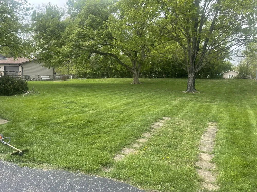 Professional lawn mowing service experts serving Dayton, OH - SDM Lawn Services