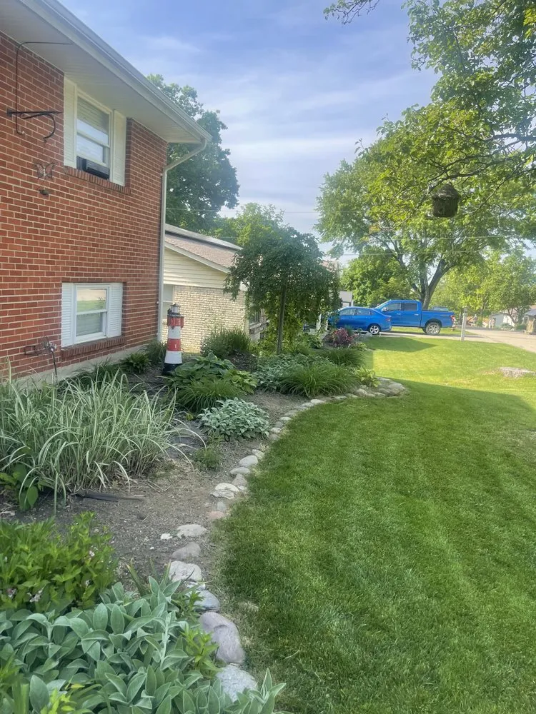 Custom outdoor landscaping in Dayton, OH - SDM Lawn Services