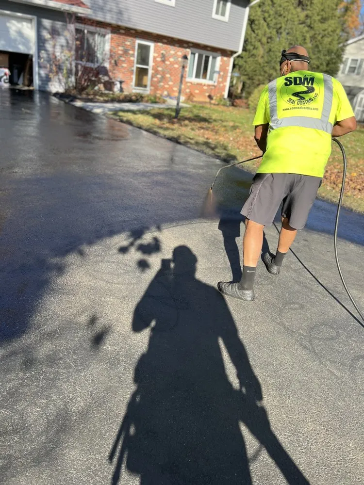 Professional yard maintenance experts serving Fruit Crove, FL - SDM Sealcoating