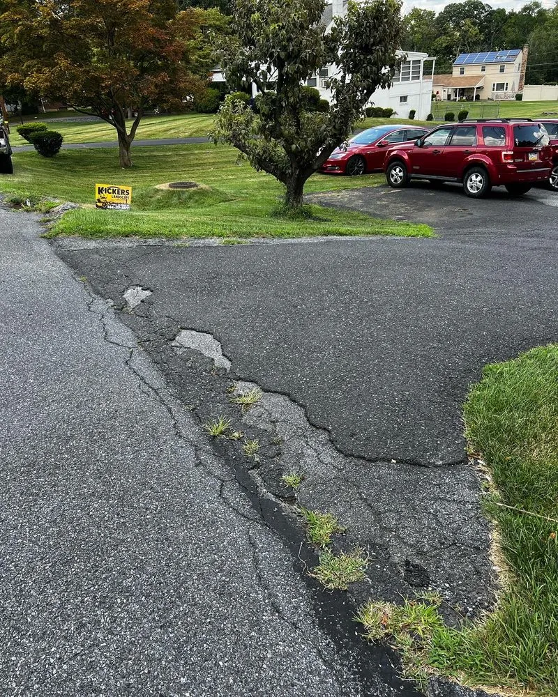 Reliable yard maintenance for homes across Fruit Crove, FL - SDM Sealcoating