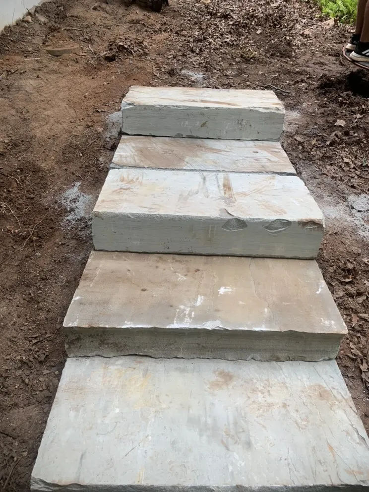 Professional yard maintenance experts serving Walhalla, SC - S&E Flores Landscaping