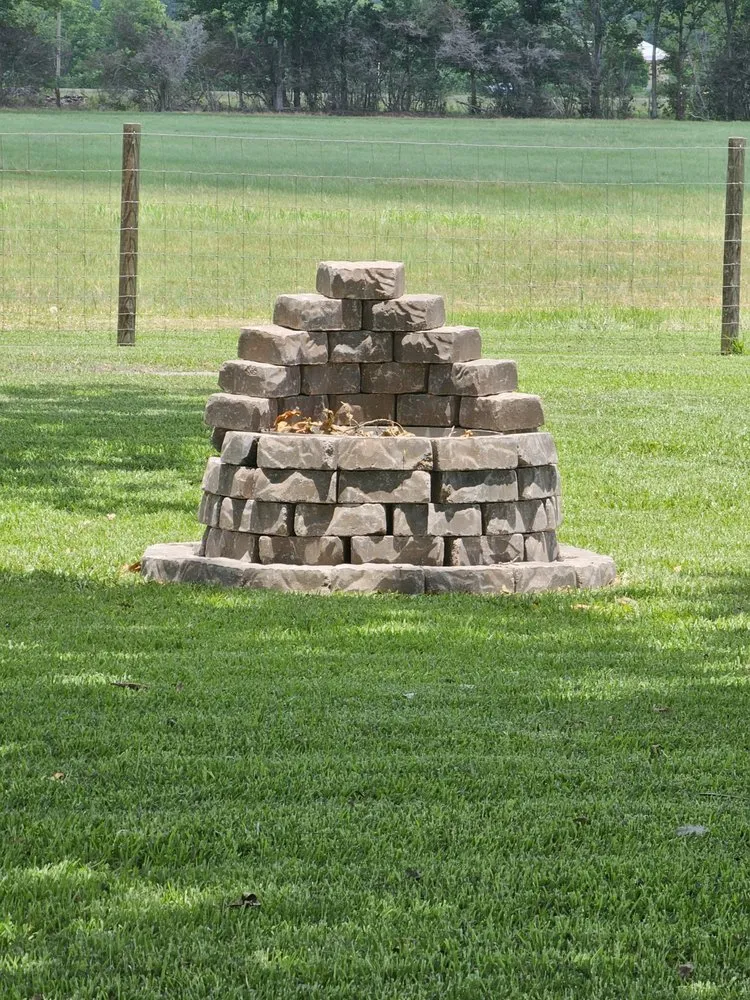 Trusted outdoor landscaping for year-round maintenance in Dayton, TX by SE Services