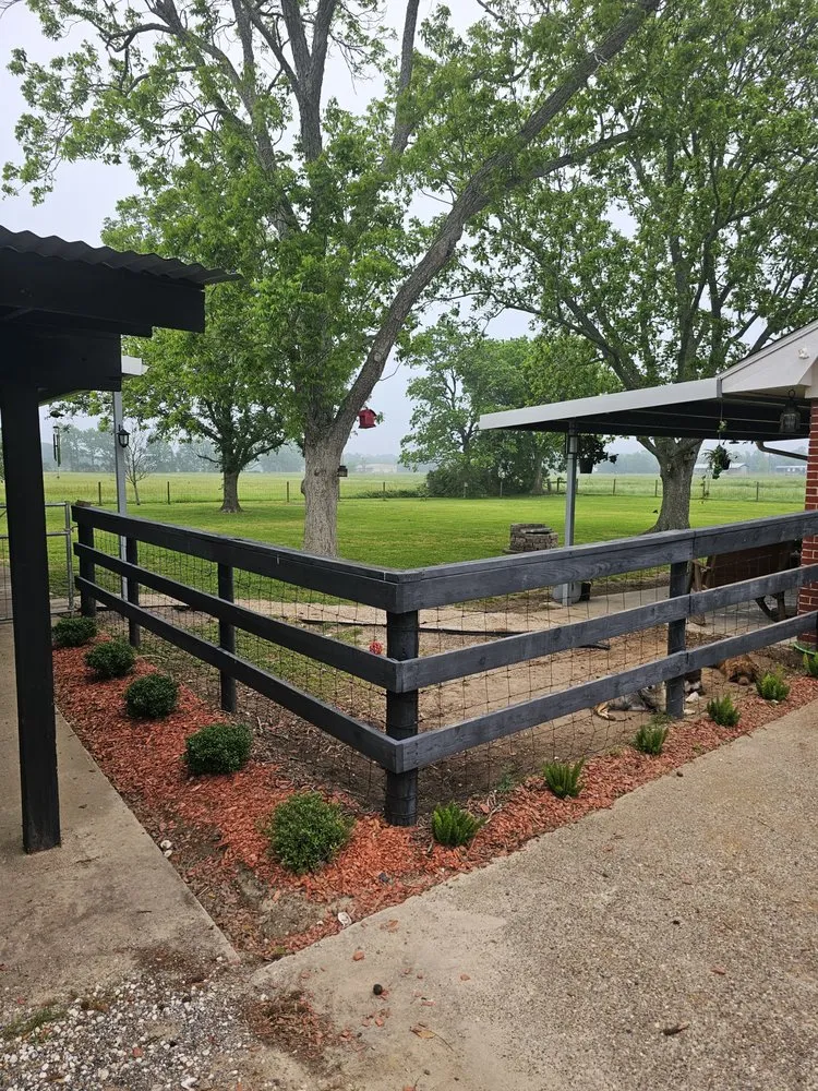 Custom lawn care service for outdoor upgrades across Dayton, TX - SE Services