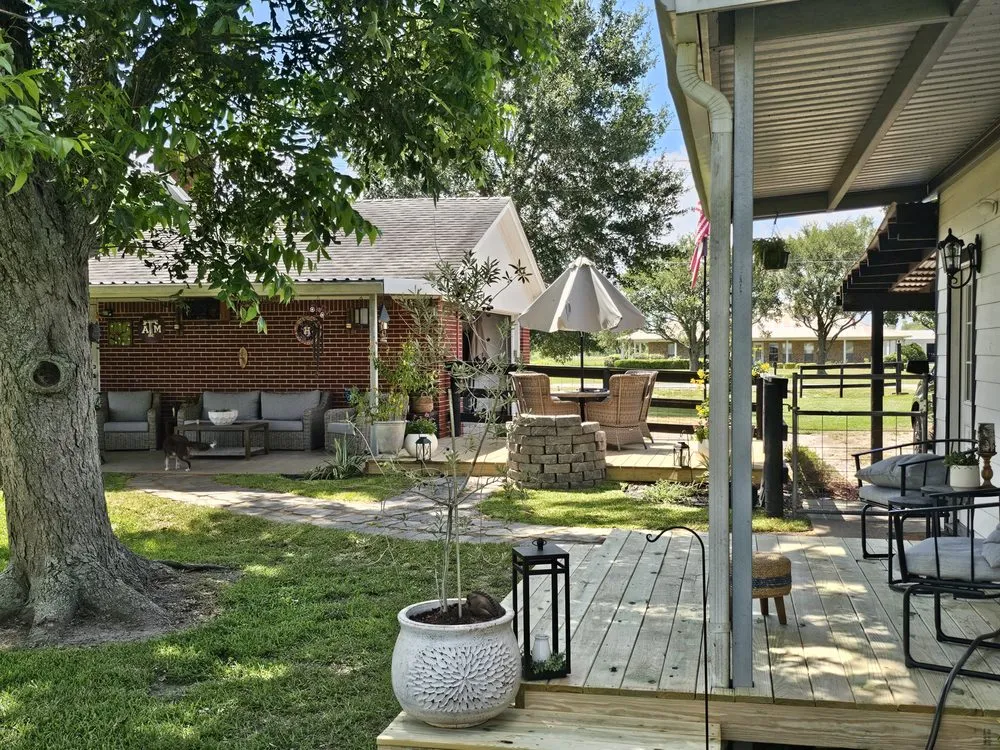 Professional landscaping services experts serving Dayton, TX - SE Services