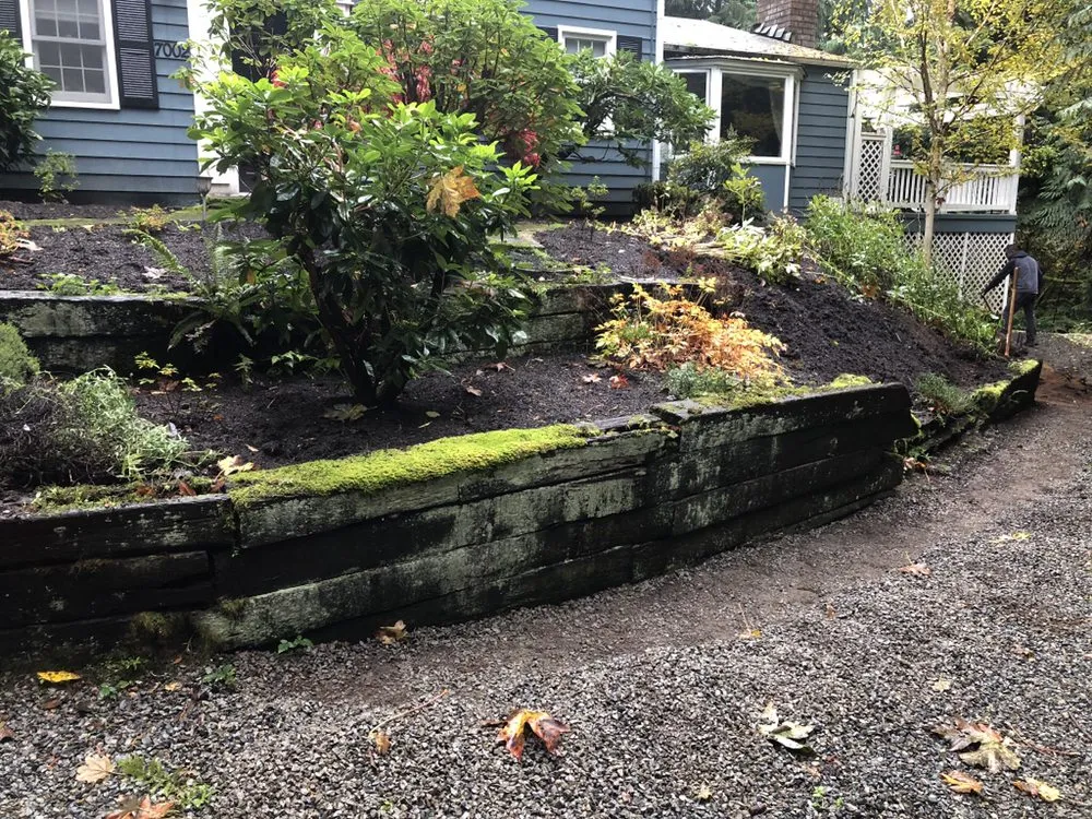 Custom residential landscaping in Kenmore, WA - Sea-green lanscaping