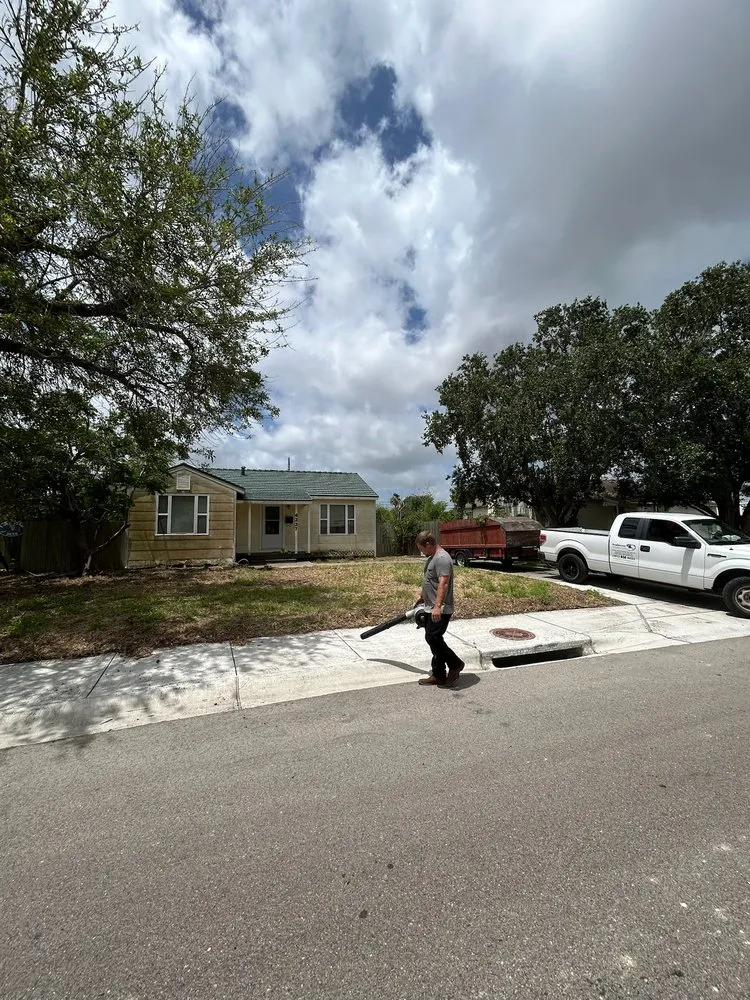 Professional garden landscaping in Corpus Christi, TX by Seabreeze Landscaping Services