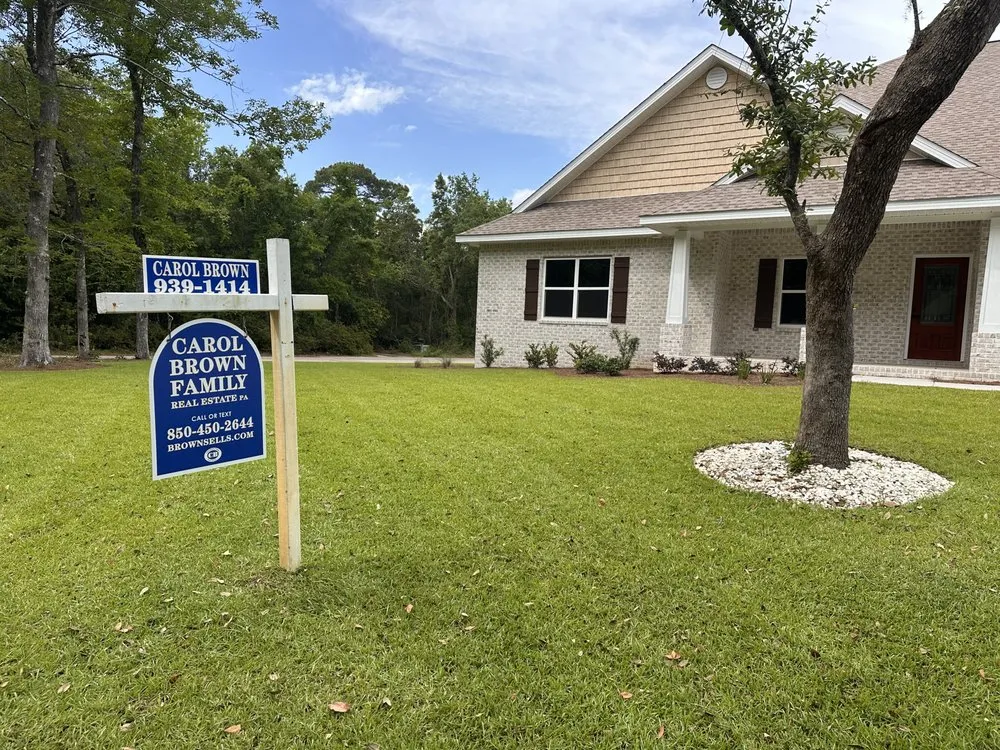 Professional garden landscaping in Navarre, FL - Seabreeze Property Service