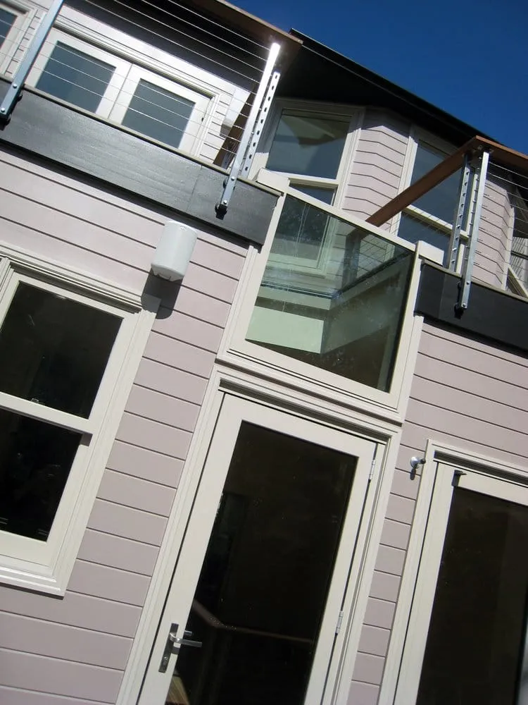 Expert lawn mowing service for year-round maintenance in San Francisco, CA by sea.DESIGN