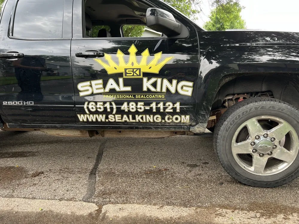 Affordable lawn mowing service in Woodbury, MN - Seal King