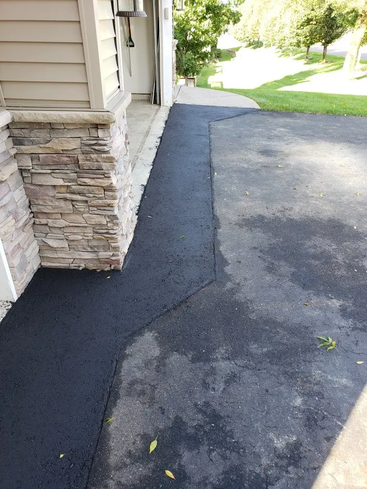 Local yard cleanup service in Woodbury, MN by Seal King