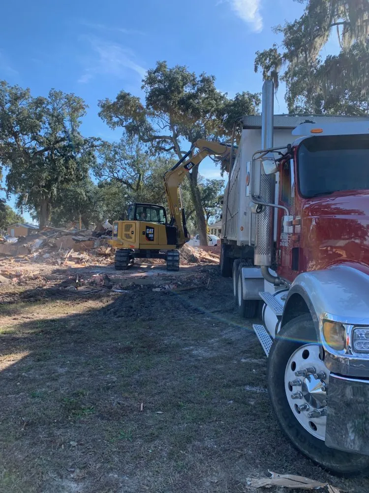 Custom landscaping services experts serving Gulfport, MS - Seal Tree And Stump Removal