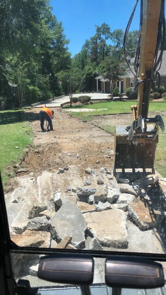 Top-rated lawn mowing service for year-round maintenance across Gulfport, MS - Seal Tree And Stump Removal