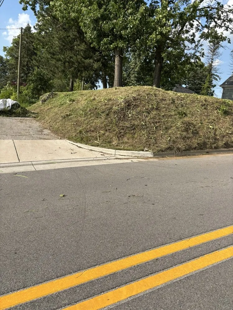 Trusted lawn mowing service experts serving South Bend, IN - Sean Lawn and Property Maintanace