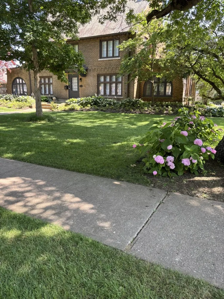 Affordable outdoor landscaping in South Bend, IN - Sean Lawn and Property Maintanace