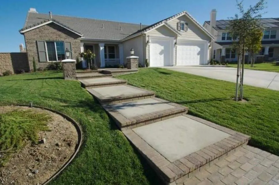 Expert yard maintenance experts serving Portland, OR - Sean Malt Construction