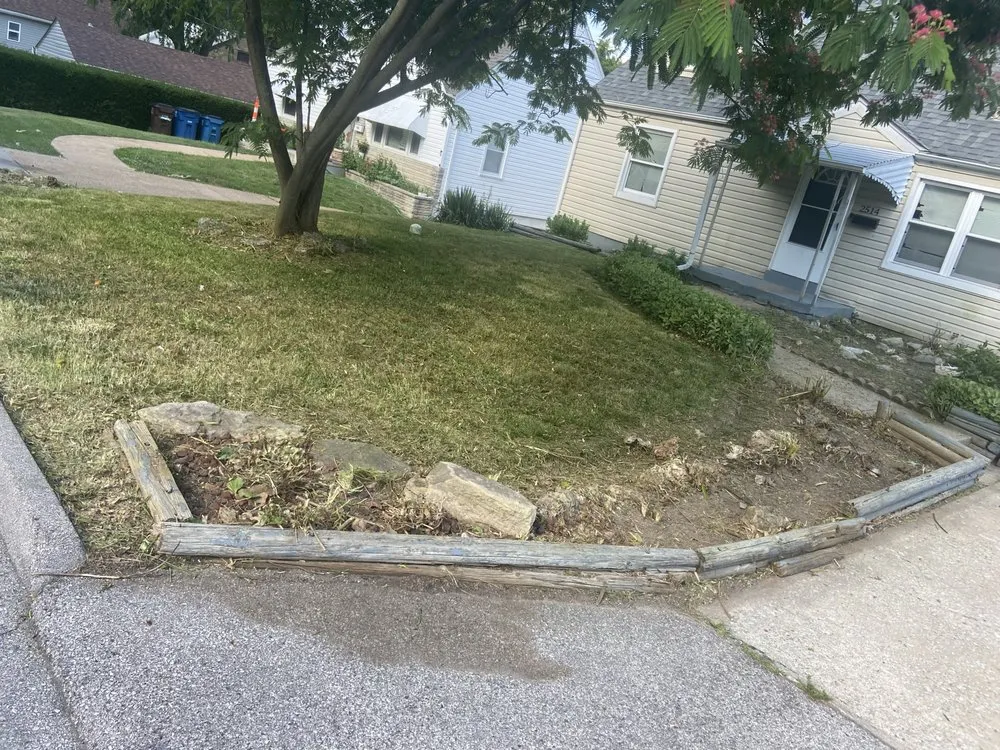 Top-rated outdoor landscaping for residential properties in Saint Louis, MO by Sean Smith Lawn Care