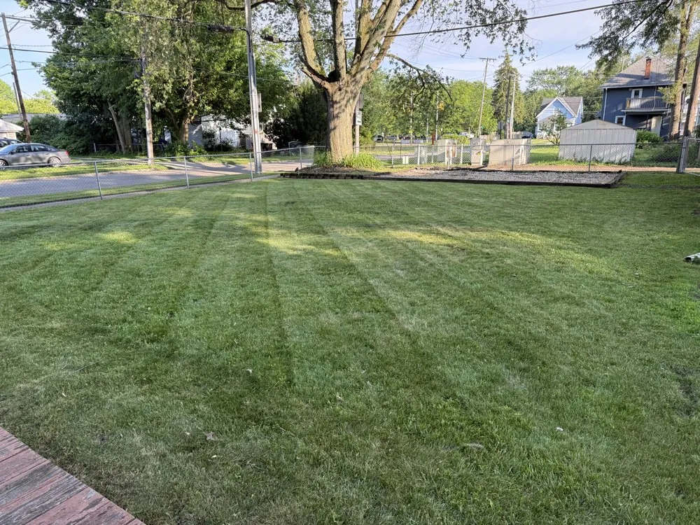Custom lawn mowing service experts serving Cleveland, OH - Seanmows