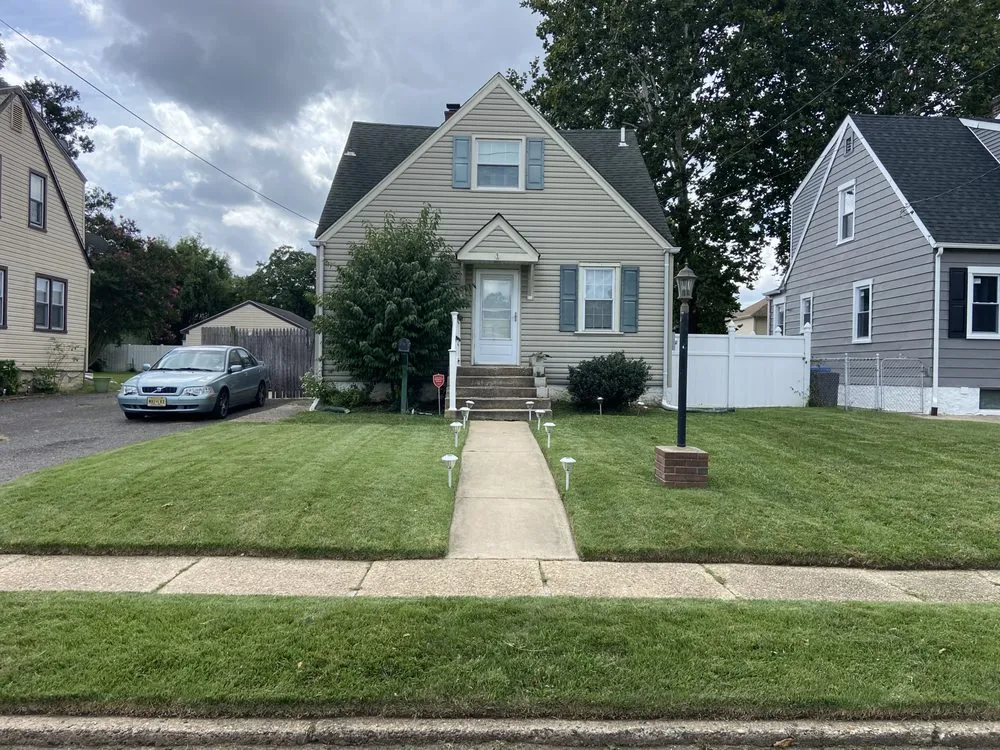 Trusted lawn care service experts serving Delair, NJ - Sean’s Lawn Care Services