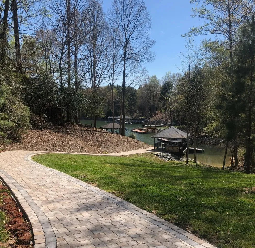 Top-rated lawn care service experts serving Holly Ridge, NC - Seaside Custom Pavers & Edging