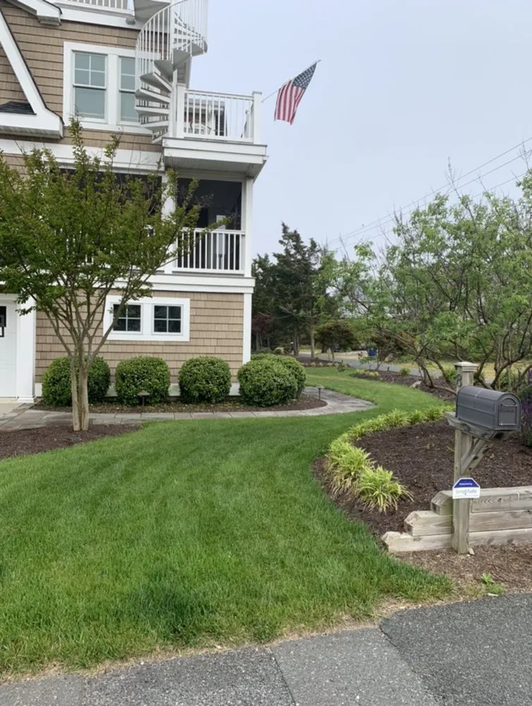 Local landscaping services experts serving Rehoboth Beach, DE - Seaside Lawnscapes