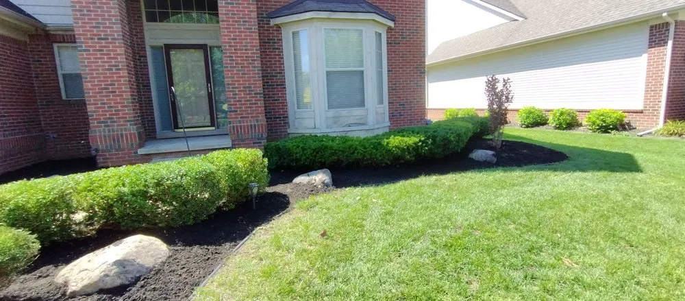 Affordable lawn mowing service in Dearborn Heights, MI - Season pros