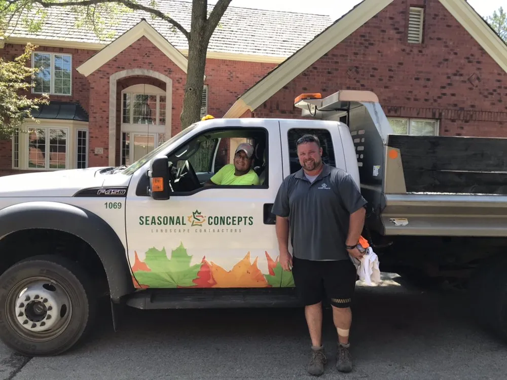 Top-rated yard cleanup service in South Elgin, IL by Seasonal Concepts