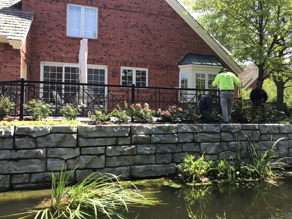 Professional outdoor landscaping in South Elgin, IL - Seasonal Concepts