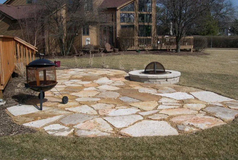 Top-rated outdoor landscaping experts serving South Elgin, IL - Seasonal Concepts