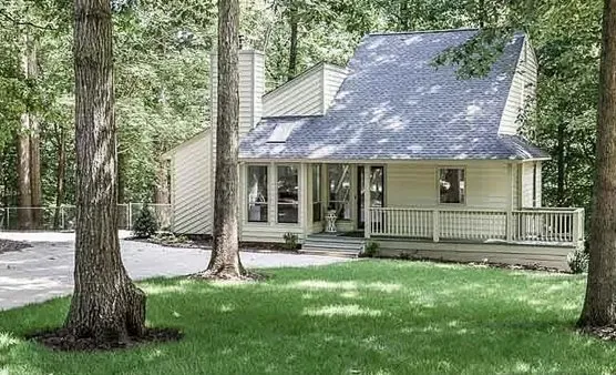 Custom landscape design near you in Clayton, NC by Seasonal Images Landscapes