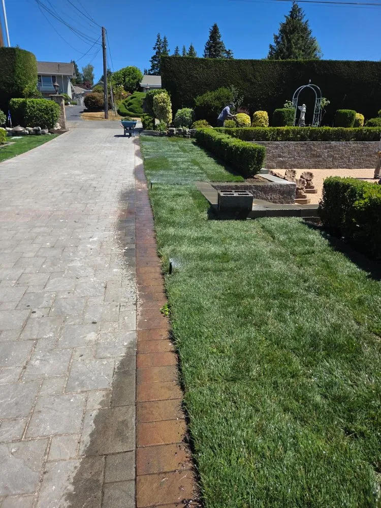 Local landscaping services in Lynnwood, WA by Seattlemaple Landscaping