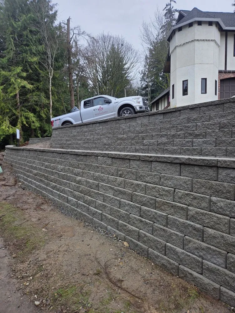 Professional yard maintenance in Lynnwood, WA - Seattlemaple Landscaping