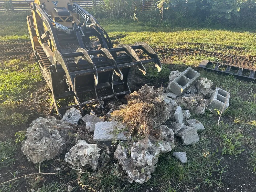 Local yard cleanup service for beautiful yards across Fort Myers, FL - Seaview Stump & Tree Removal