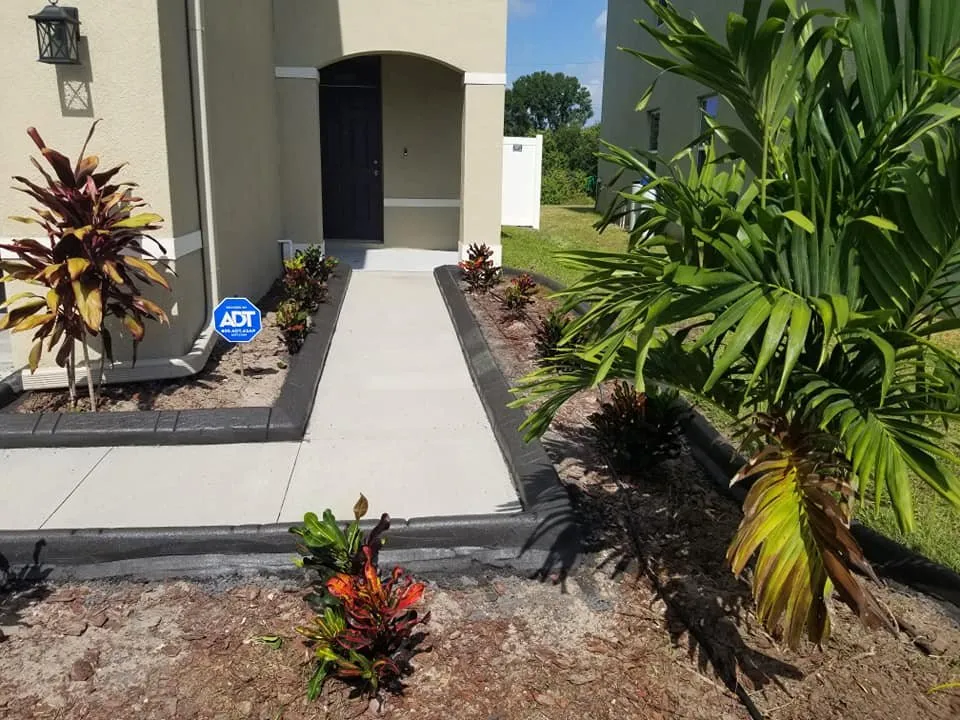 Local lawn mowing service experts serving Wimauma, FL - Second 2 None Artisan Landscape Curbing
