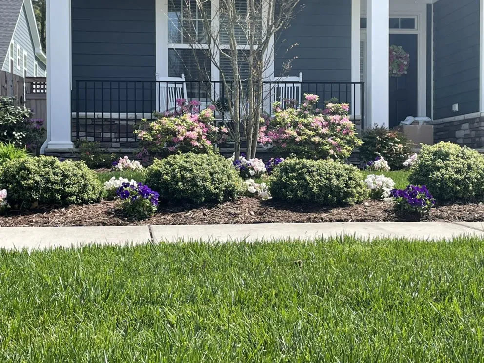 Custom lawn care service experts serving Virginia Beach, VA - Second Nature Landscaping & Guaranteed Greener Grass