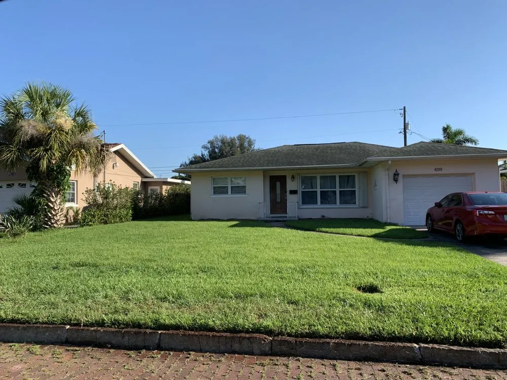 Professional garden landscaping for residential properties in Saint Petersburg, FL by Second Nature Landscaping