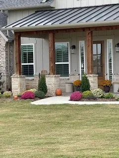 Expert lawn care service experts serving McKinney, TX - Secret Gardens