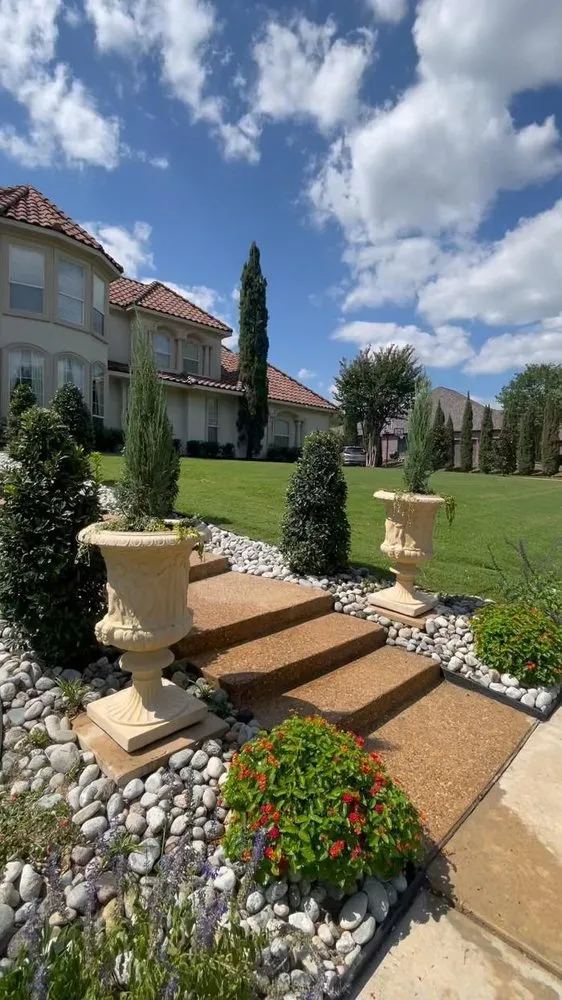 Affordable lawn care service experts serving McKinney, TX - Secret Gardens