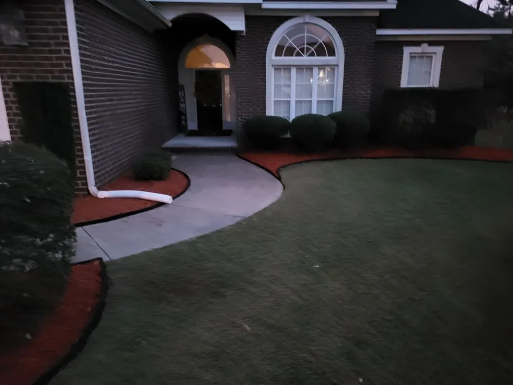 Expert lawn care service experts serving Effingham, SC - Seegars lawn Service