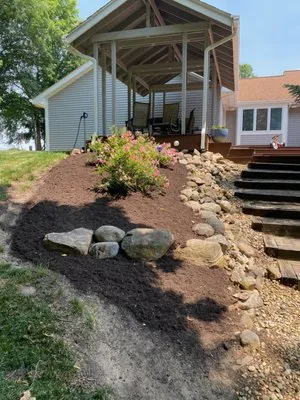 Seifert's Landscaping Logo