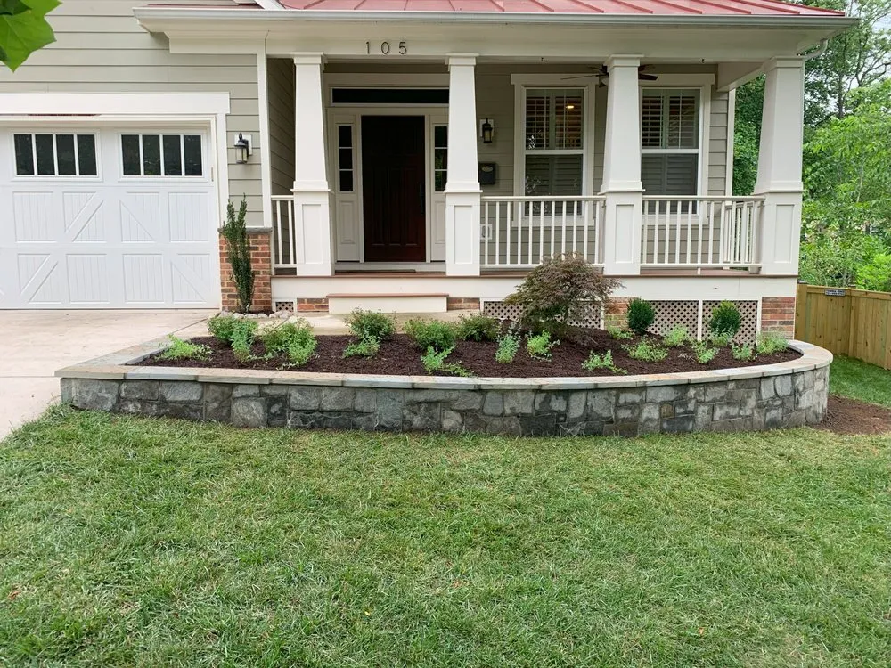 Custom lawn care service experts serving Charlotte, NC - Selander Landscape