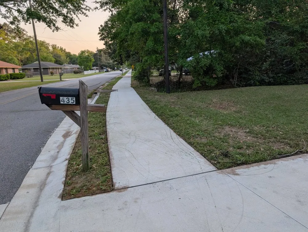 Top-rated residential landscaping experts serving Hinesville, GA - SeLecT Landscaping and Design