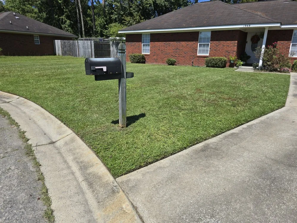 Affordable outdoor landscaping for residential properties in Hinesville, GA by SeLecT Landscaping and Design