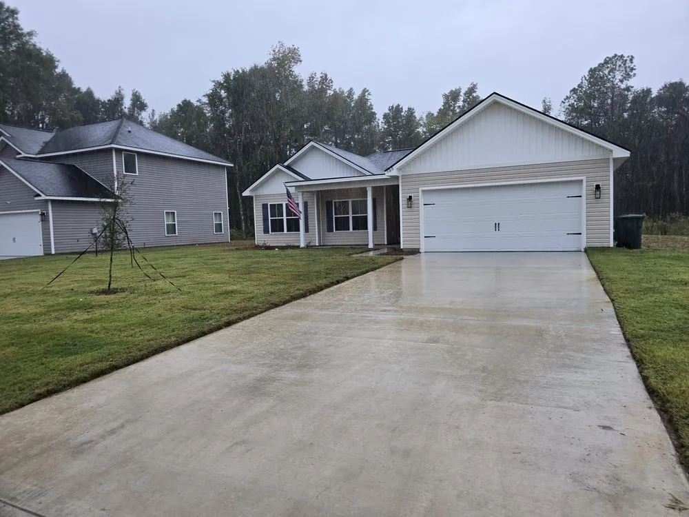 Custom outdoor landscaping in Hinesville, GA - SeLecT Landscaping and Design