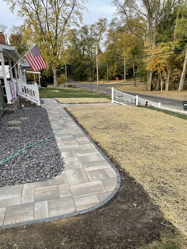 Professional outdoor landscaping experts serving Washington, IL - Select Lawn & Landscape