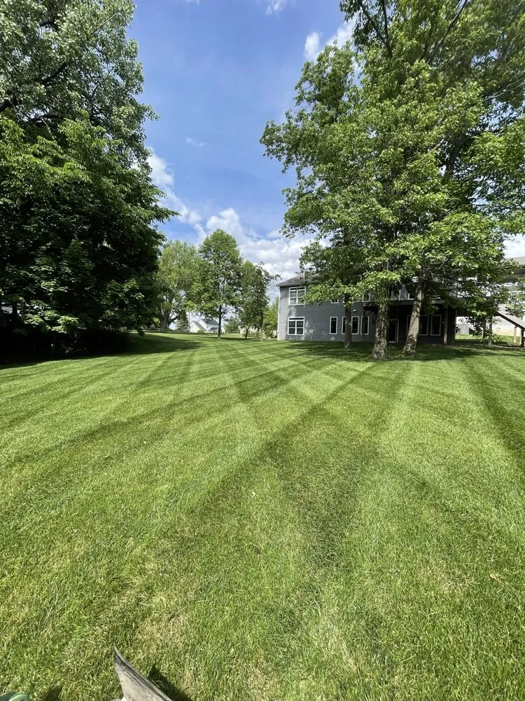 Custom landscaping services for beautiful yards in Washington, IL by Select Lawn & Landscape