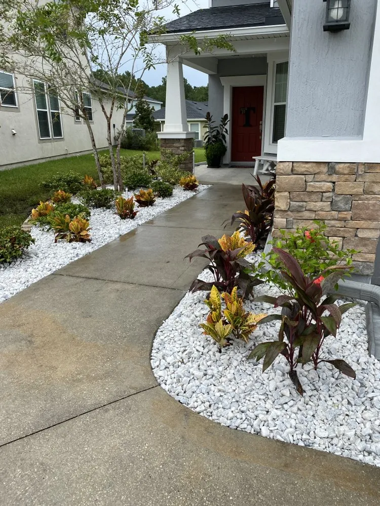 Top-rated yard maintenance experts serving Jacksonville, FL - Select Outdoor Services, Inc